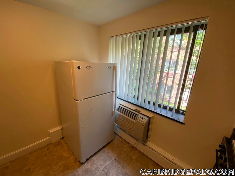 Building Photo - 9 Chester St