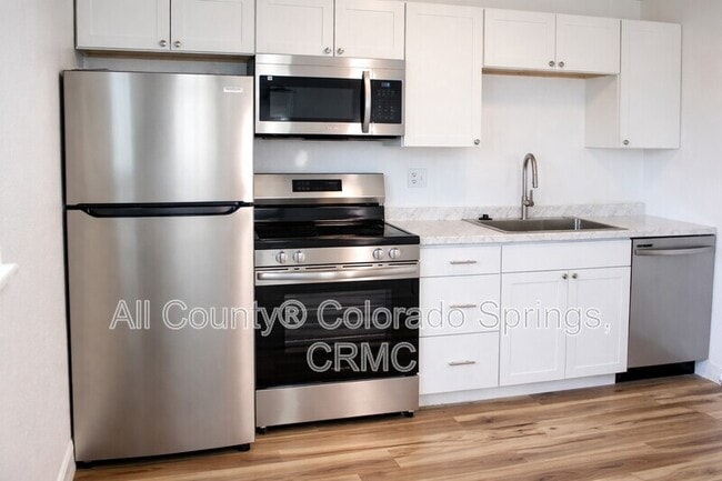 Building Photo - 6678 Provincial Dr