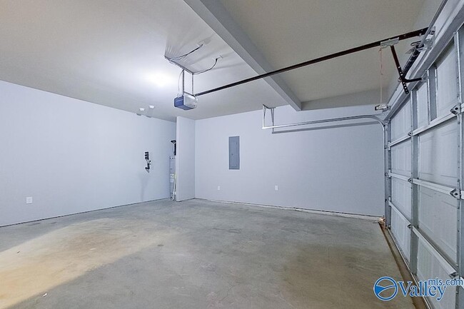 Building Photo - 1142 Freedom Pkwy