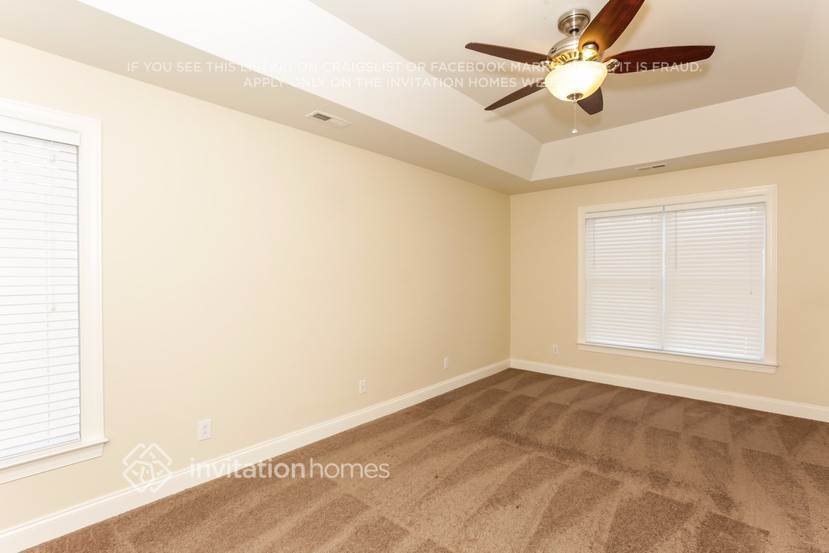 Building Photo - 1704 Crestgate Dr