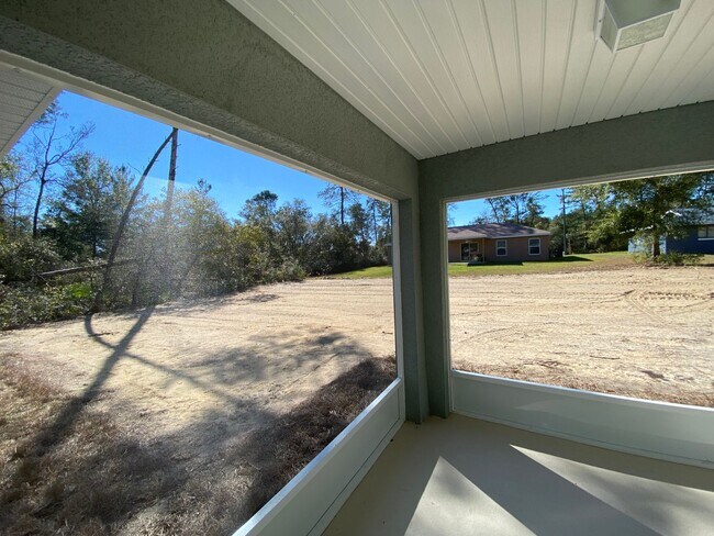 Building Photo - Custom Home - Desirable SW Ocala Neighborh...