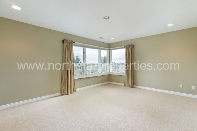 Building Photo - 16754 Quail Ct
