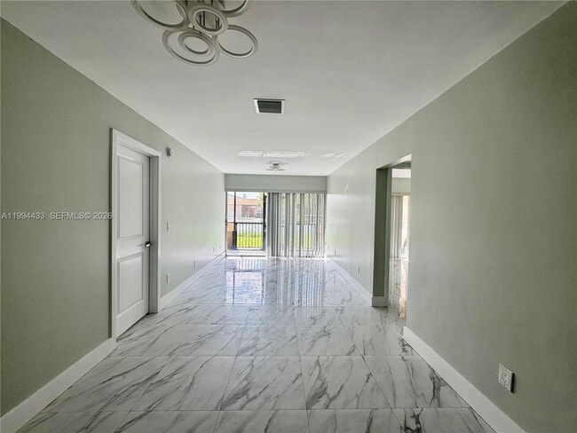 Building Photo - 488 NE 18th Ave