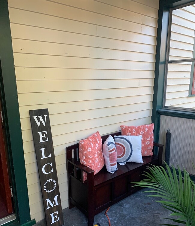 Building Photo - 105 Whitehead Ave NE