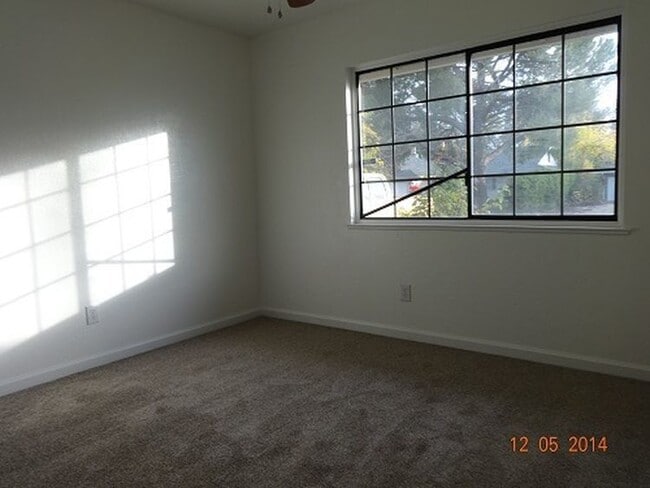 Building Photo - COMING SOON! 3 bedroom 2 bath home in Citrus Heights with a Pool!