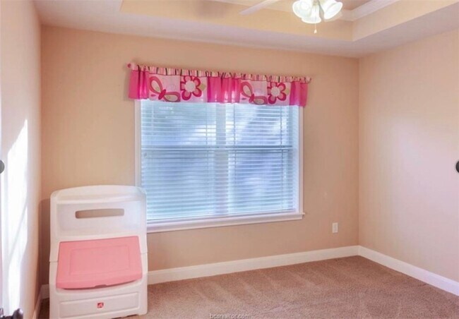 Building Photo - 4200 Colchester Ct