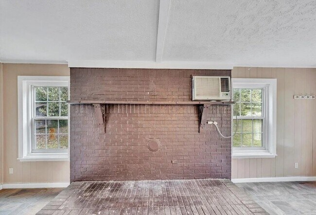 Building Photo - 144 Burch Ave