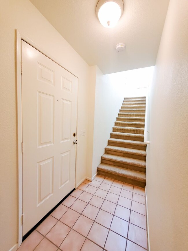 Building Photo - Oceanside Rental Light + Bright 2-Story Oceanside Condo!