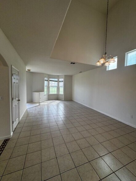 Building Photo - 8224 Shay Cir