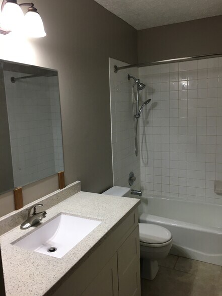 Building Photo - 4337 Edison Cir