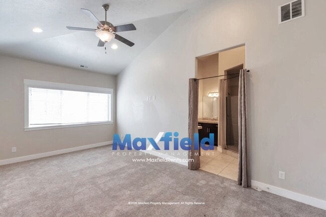 Building Photo - 3 BD + Office 2 BA 2 GA Luxury Townhouse  ...