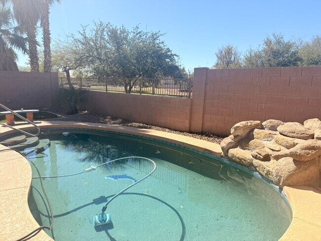 Building Photo - Cul-de-Sac Living | 3 Bed + Bonus Room | Pool + Greenbelt Views