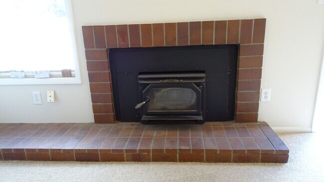 Building Photo - Four bedroom townhouse with easy access to all Boulder has to offer!