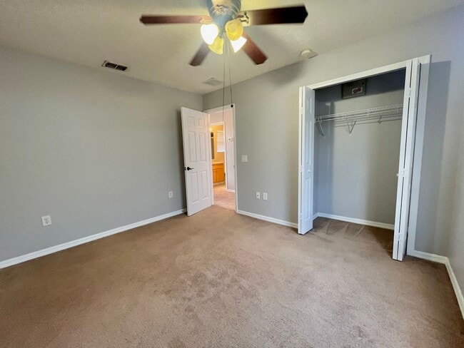 Building Photo - Hunter's Creek - 3 Bedroom, 2.5 Bathroom T...