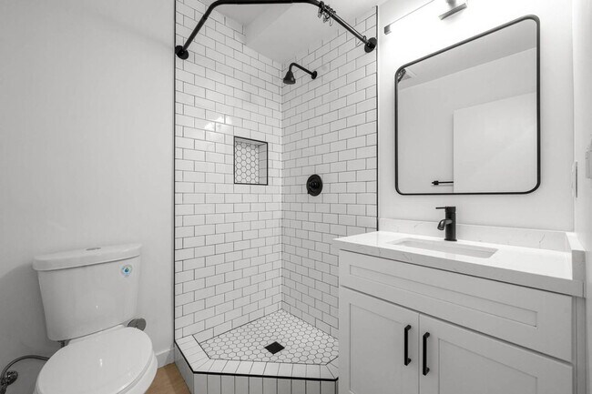 Building Photo - 3335 Stocker St W
