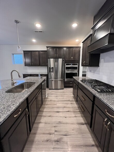 Building Photo - 1126 Carlisle Pl