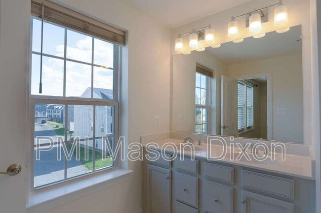 Building Photo - 9105 Fox Stream Way