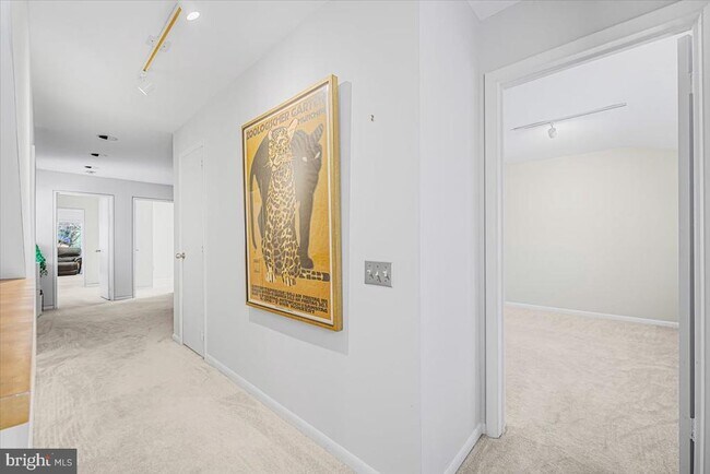 Building Photo - 4838 Drummond Ave