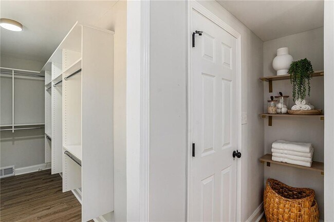 Building Photo - 2794 Mitchell Dr