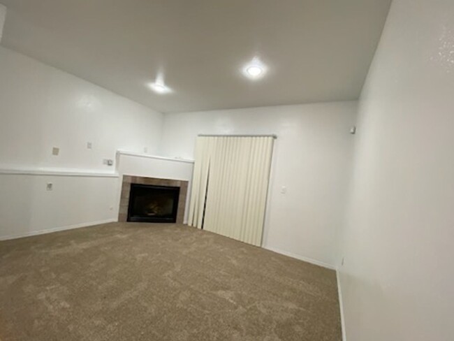 Building Photo - First Hill - 2 Story standalone Townhome 2...