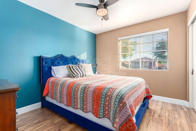 Building Photo - 1836 N Stapley Dr