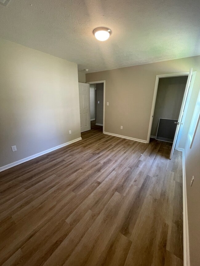 Building Photo - 1300 Moss St