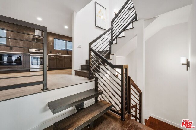 Building Photo - 3601 Dixie Canyon Ave