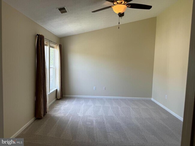 Building Photo - 2429 Knapps Way