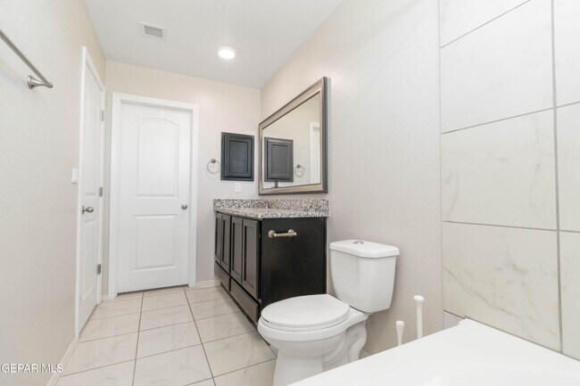 Building Photo - 14465 Mariam Hanna St