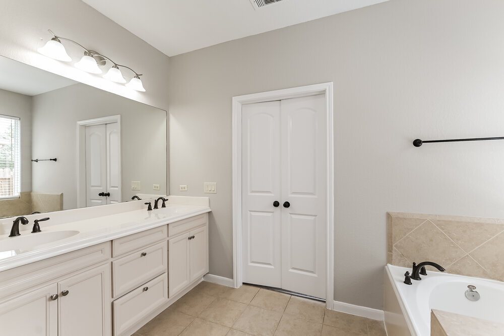 Building Photo - 17611 Sulphur Stream Dr