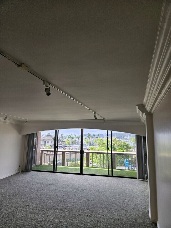 Building Photo - Live at Le Rondelet - Two Bedrooms and Views!