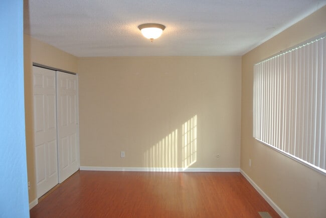 Building Photo - Beautiful 3 Bedroom / 2 Bathroom Pittsburg...