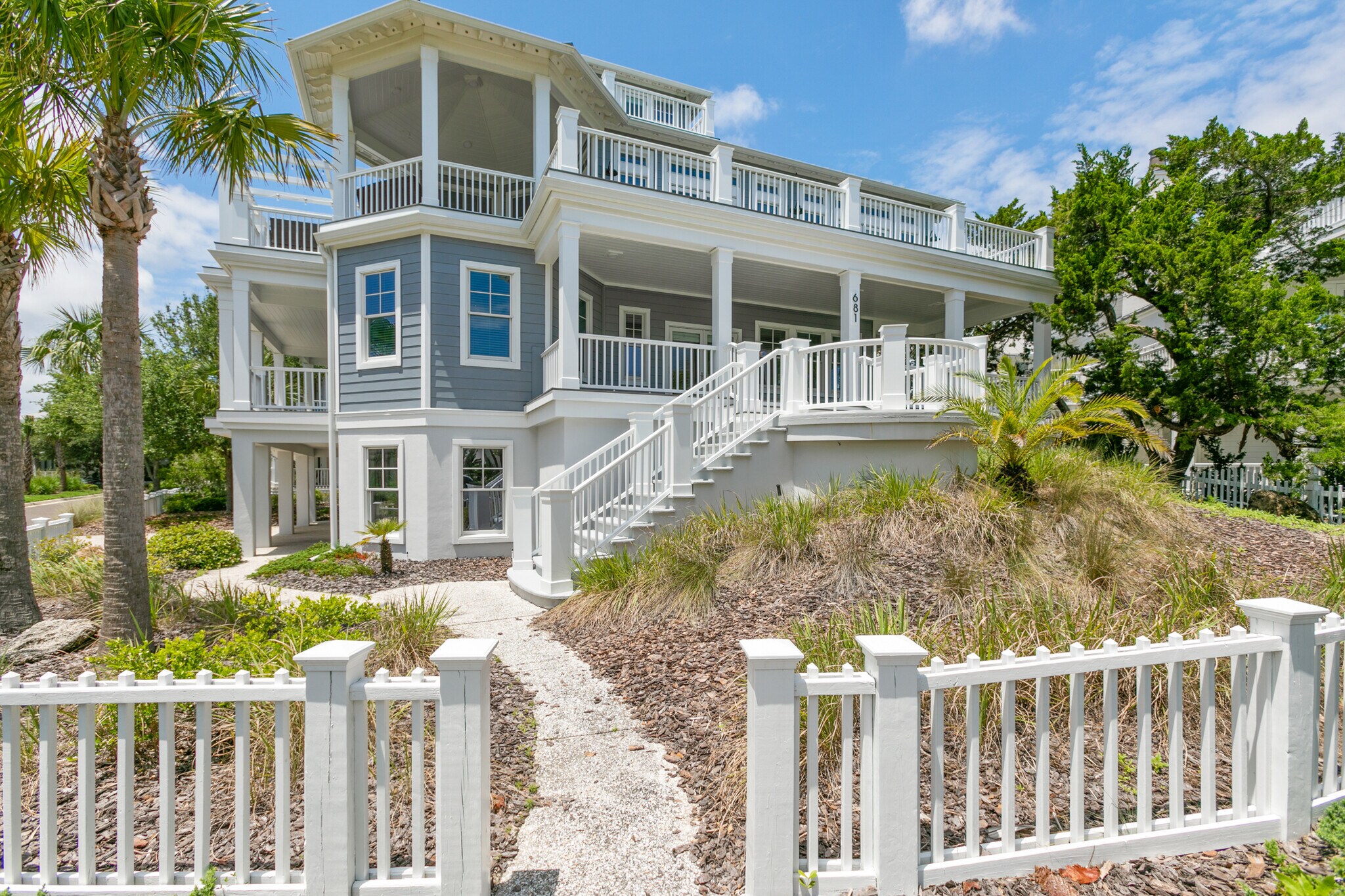 Building Photo - 681 Ocean Palm Way