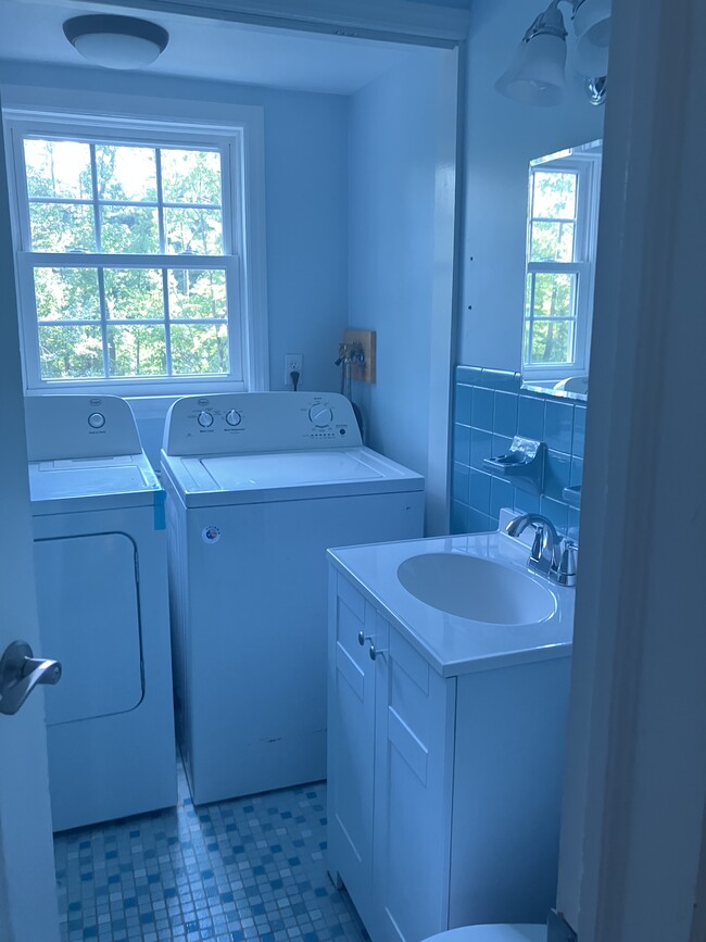 washer dryer /main floor half bath - 24 Riverside Dr