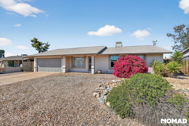 Building Photo - 1636 W Taro Ln