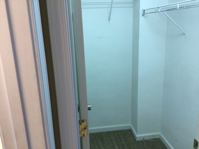 Building Photo - 555 Rockbridge Dr