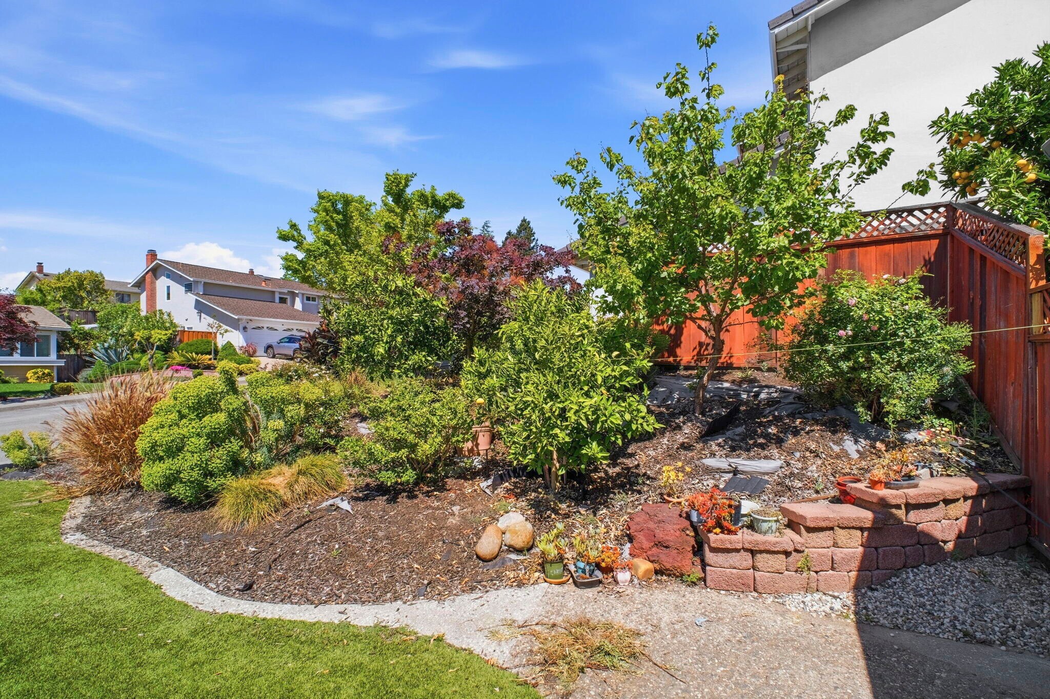 Building Photo - 6001 Castlebrook Dr