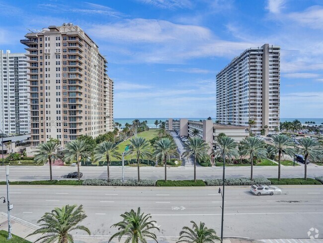 Building Photo - 1945 S Ocean Dr