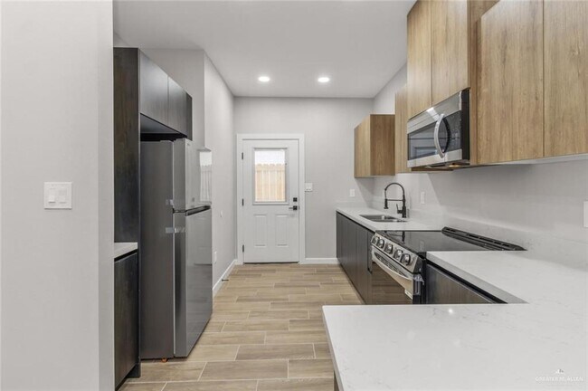 Building Photo - 10 San Jose Dr