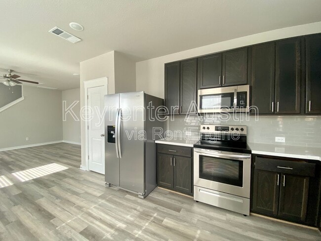 Building Photo - 520 Fieldwood Dr