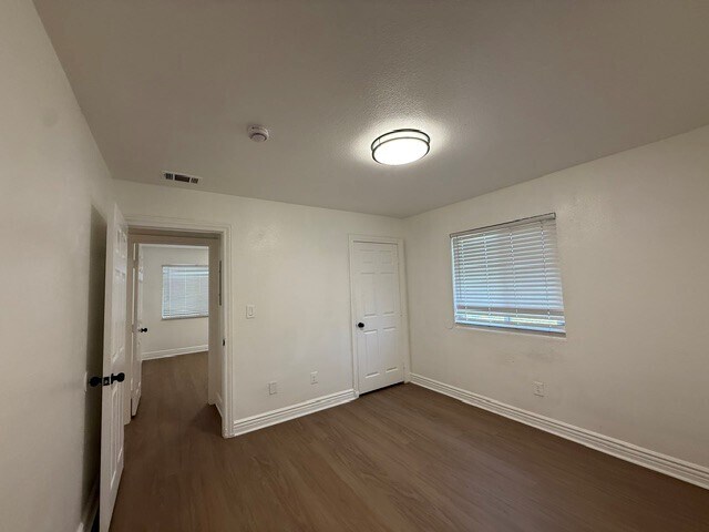 Building Photo - 3717 W 23rd St