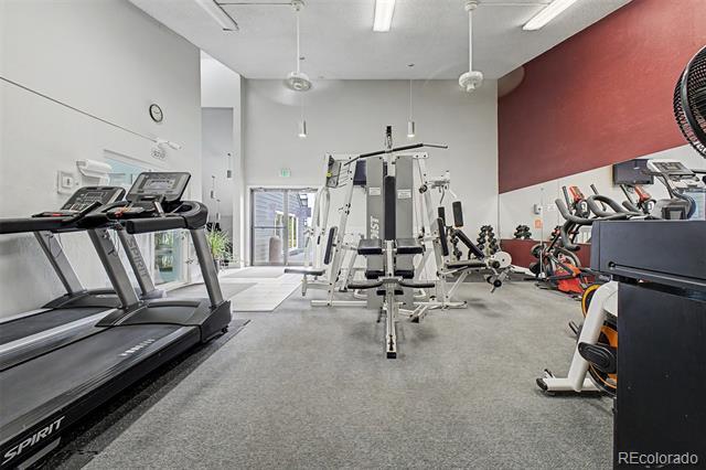 Building Photo - 7665 E Eastman Ave