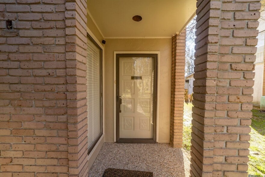 Building Photo - 5648 Riverstone Dr