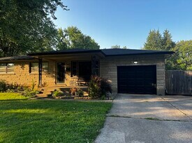 Building Photo - 3105 Lencott Dr