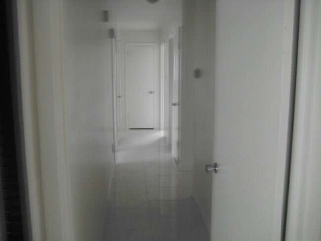 Hallway - 959 W Nelda Rd