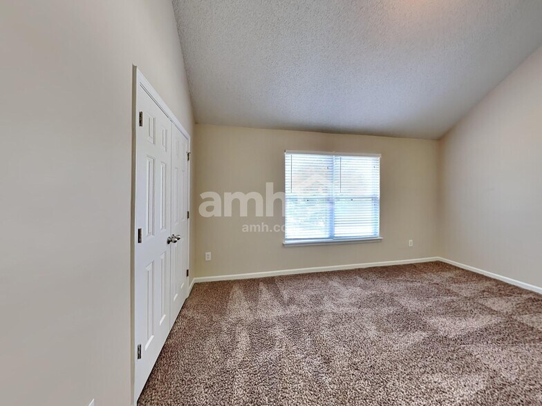 Building Photo - 551 Rosalind Terrace