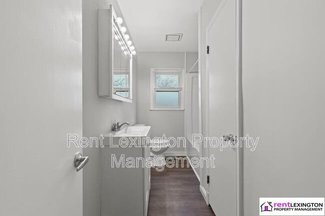 Building Photo - 1721 Albemarle Rd