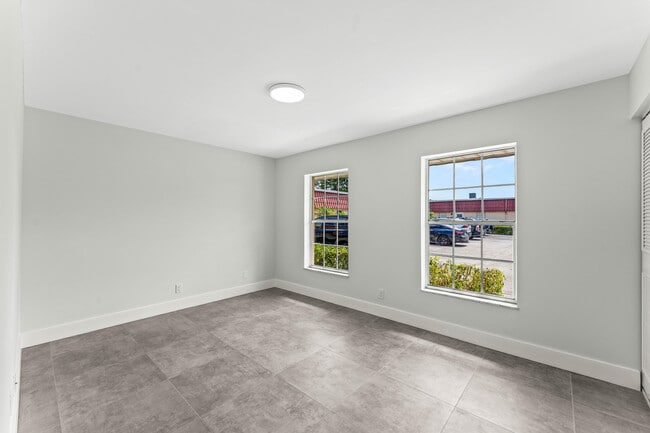 Building Photo - 711 Laconia Cir