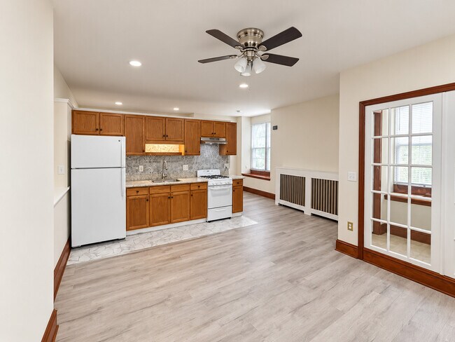Building Photo - 1637 Haworth-Apt A