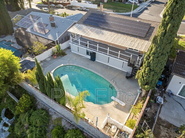 Building Photo - 29160 Flowerpark Dr